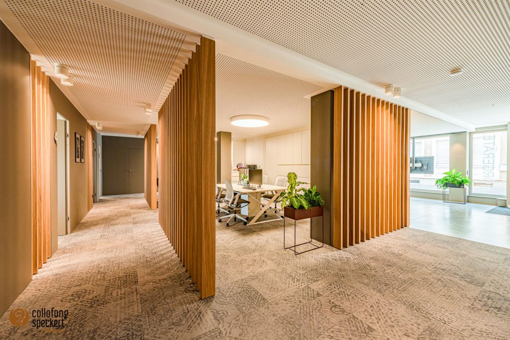 Ansicht unseres Ladengeschäftes Büro und Flurbereich von Hörakustik Collofong und Speckert.